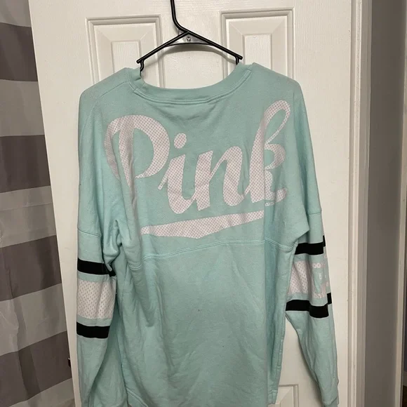 ❌SOLD❌ Pink Pullover/Heavy shirt - Picture 4 of 5